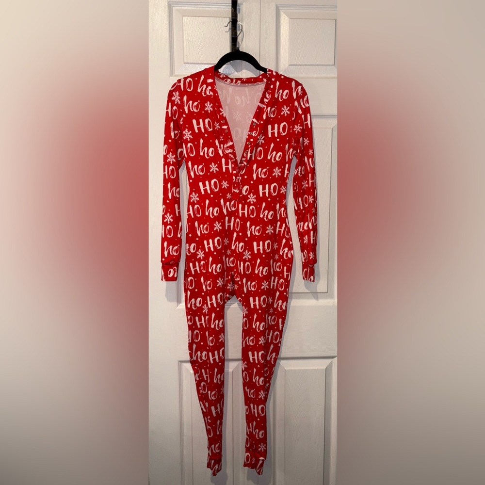 NWOT Red 'Ho Ho Ho' Print Onesie Pajamas Juniors